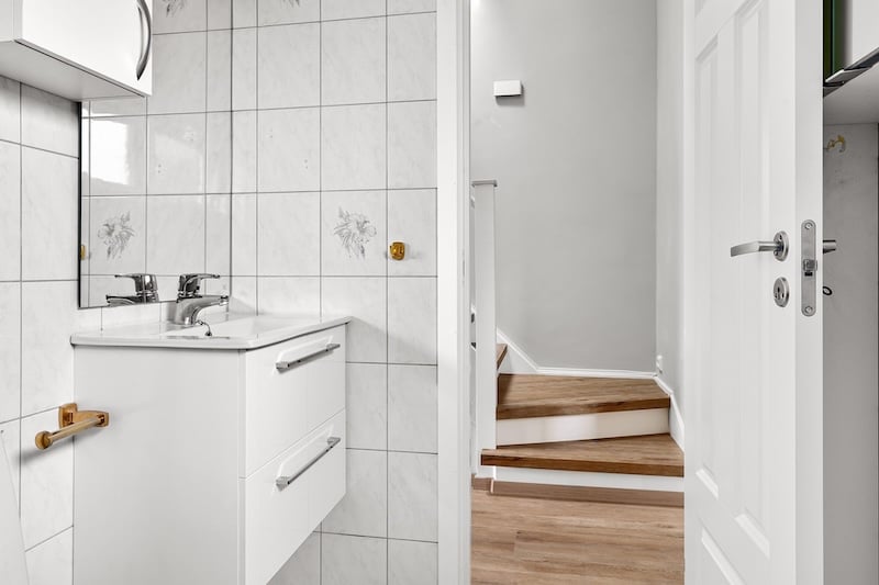 Small White Bath Vanity