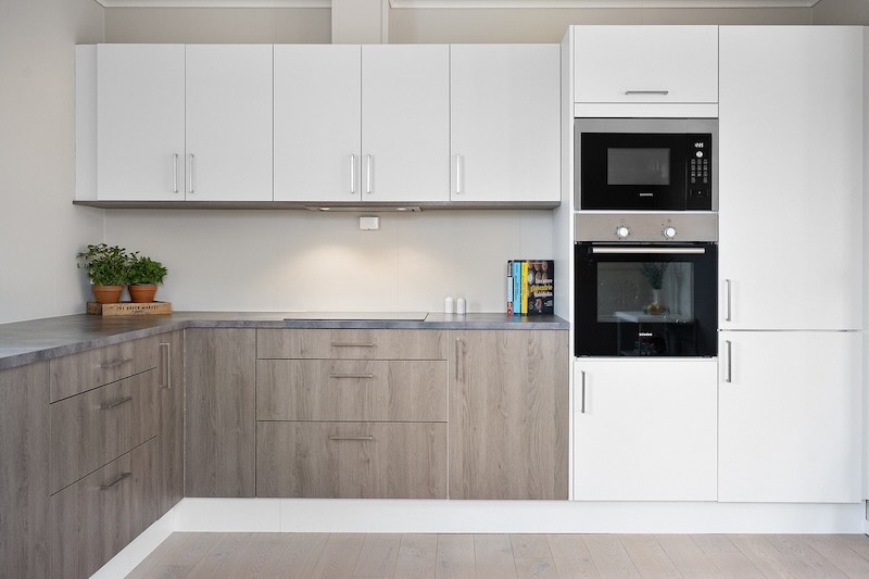 Corner Cabinets in Kitchen